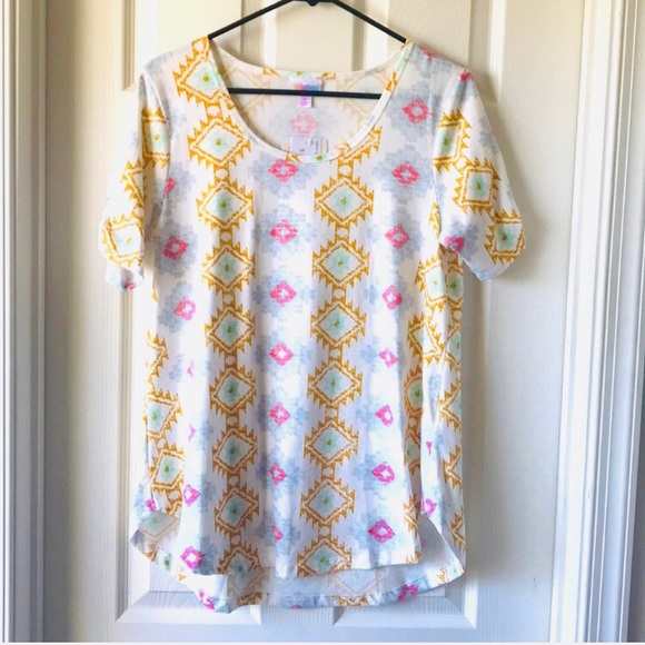 LuLaRoe Tops - 🌻LuLaRoe Morgan